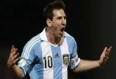 M: Messi dorwna Maradonie